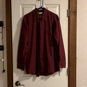 Van Heusen Men’s long sleeve collared shirt